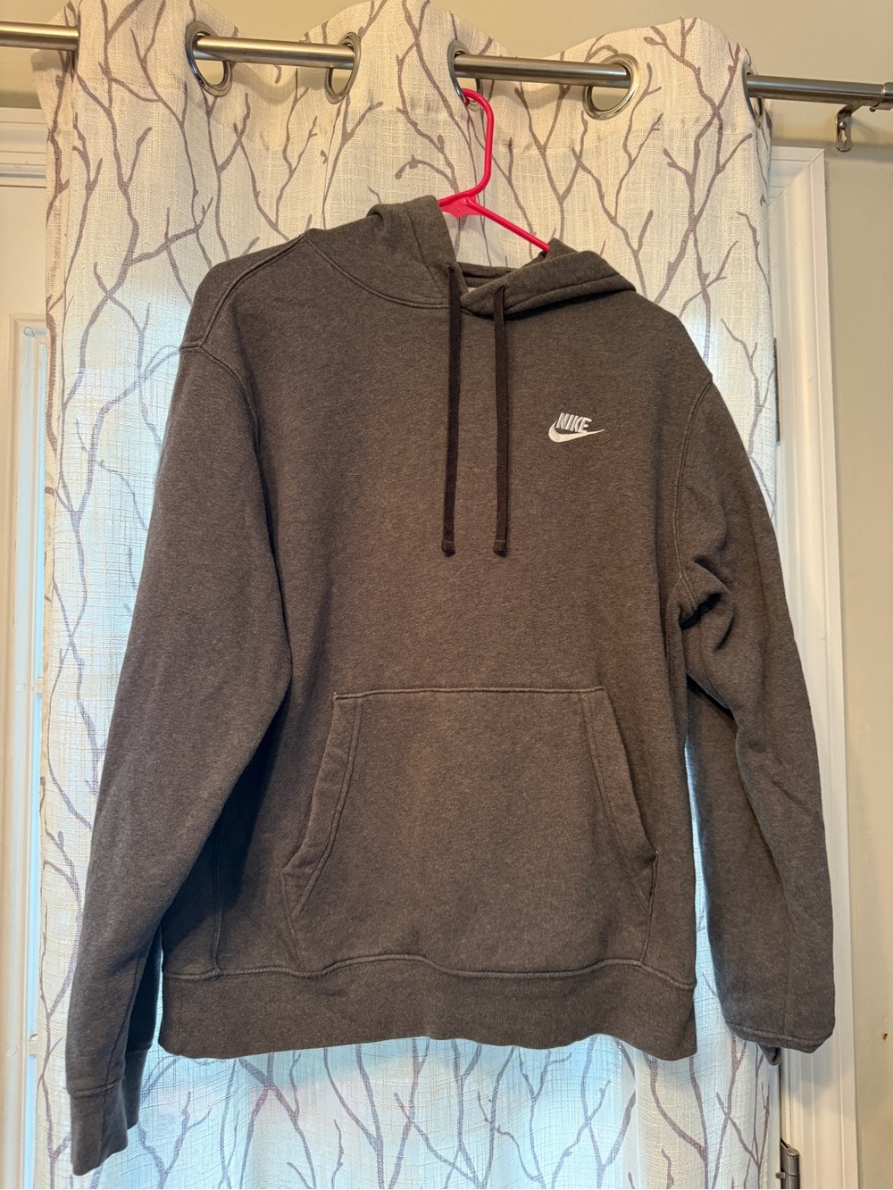 Nike Men's Charcoal Gray Pullover Hoodie with White Swoosh